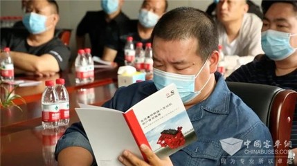 东康服务专家上门培训 国六使用“新技能”get