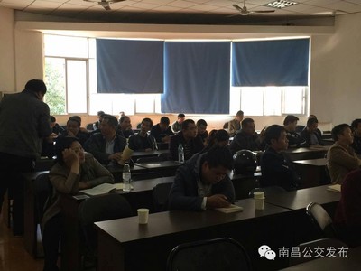 市租千余名司机参加继续教育培训