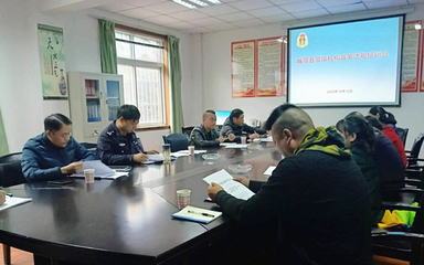 略阳交警联合开展驾校教练员政策法规培训