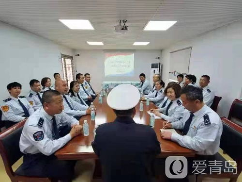 青岛市北交警进企业讲安全送福利 关爱公交驾驶员