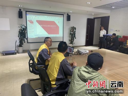 祥鹏航空特种车驾驶教员陈富 以老带新 言传身教