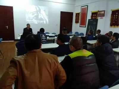 抓好源头管理,强化安全教育——三分开展重点驾驶员安全再培训活动_ .