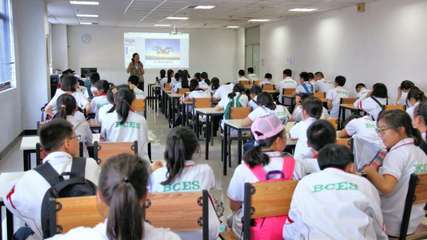 【新闻时事】昌平实验中学师生到天途航空参加开放科学活动