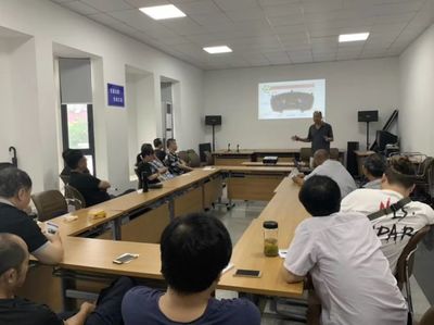 金枫线更换纯电动新能源公交车