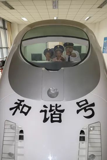 你有一份儿童节礼物,请查收 今天我来 开高铁