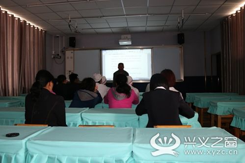 顶效镇铁路小学开展食堂从业人员食品卫生安全知识培训