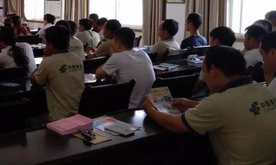 井冈山交警走进市邮政局开展道路交通安全培训