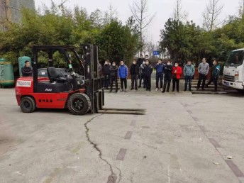 图 西安电梯司机t培训 特种设备叉车作业考试 质监局操作证报名 西安职业培训