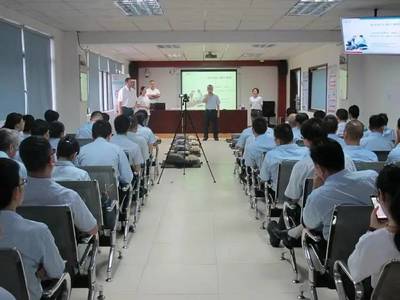 安全生产月| 乘客心脏病发怎么办?的哥培训全拿了急救国际证书!