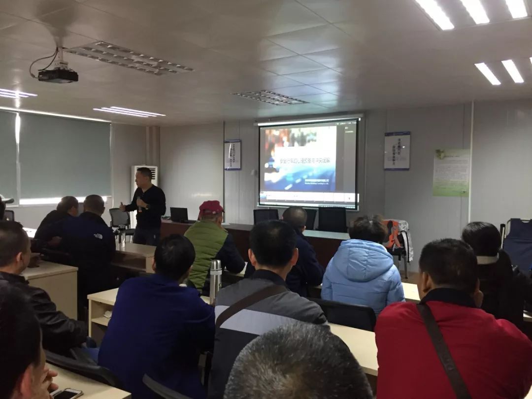 道路千万条，安全第一条——为营运安全不懈努力的驾驶员培训